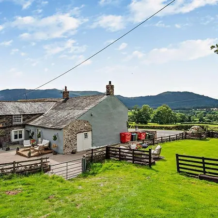 Highside Farm Bed & Breakfast 4*