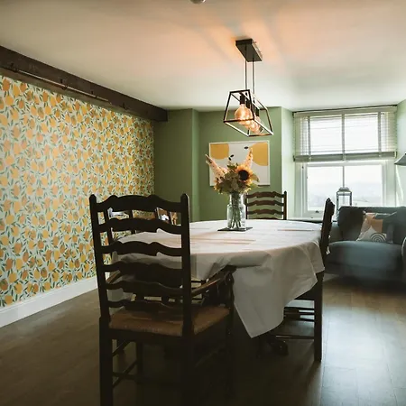 Highside Farm Bed & Breakfast 4*