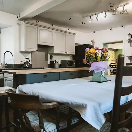 Highside Farm Bed & Breakfast 4*